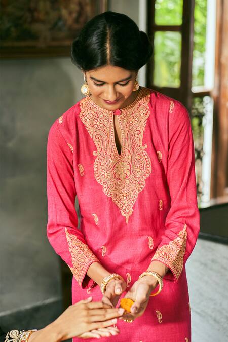 The Whole Nine Yards Red Silk Embroidery Round Neck Naaz Hand Kaftan Online at Aza Fashions The Whole Nine Yards_Red Silk Embroidery Round Neck Naaz Hand Kaftan _Online_at_Aza_Fashions