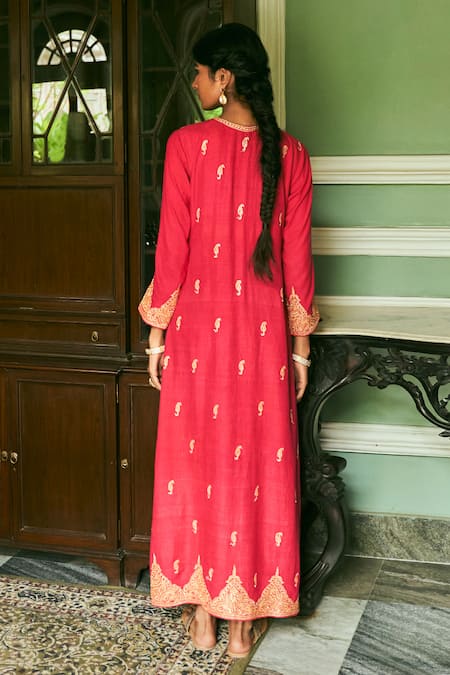 Shop The Whole Nine Yards Red Silk Embroidery Round Neck Naaz Hand Kaftan at Aza Fashions Shop_The Whole Nine Yards_Red Silk Embroidery Round Neck Naaz Hand Kaftan _at_Aza_Fashions