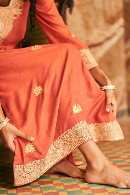 Buy_The Whole Nine Yards_Orange Silk Embroidery V-neck Sijh Hand Kaftan _Online_at_Aza_Fashions
