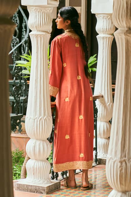 Shop_The Whole Nine Yards_Orange Silk Embroidery V-neck Sijh Hand Kaftan _at_Aza_Fashions
