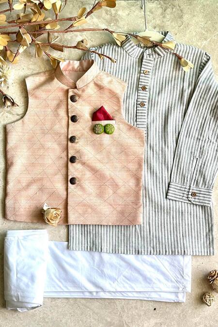 Buy Khela Peach Silk Hand Embroidered Abstract Nehru Jacket Online at Aza Fashions Buy_Khela_Peach Silk Hand Embroidered Abstract Nehru Jacket_Online_at_Aza_Fashions