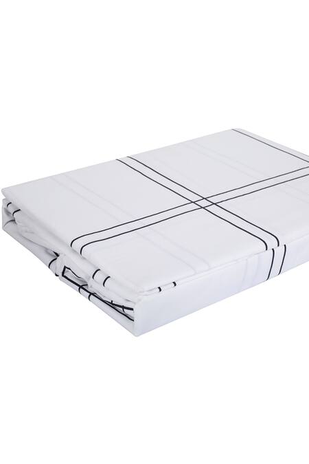 H2h_White Cotton Printed Checkered Bedsheet Set _Online_at_Aza_Fashions