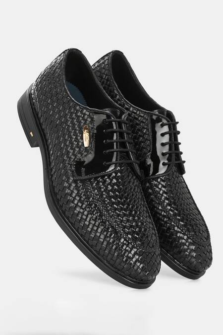 Shop_Lafattio_Black Hand Woven Lace Up Shoes  _Online_at_Aza_Fashions