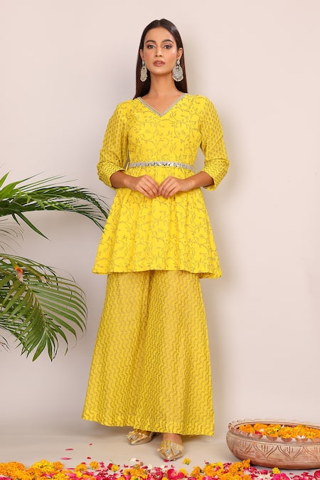 Nazar By Indu_Yellow Cotton Embroidery V-neck Floral Print Kurta And Palazzo Set _Online_at_Aza_Fashions