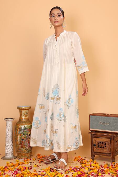 Nazar By Indu_White Cotton Embroidery Mandarin Collar Jungle Print Anarkali Pant Set _Online_at_Aza_Fashions