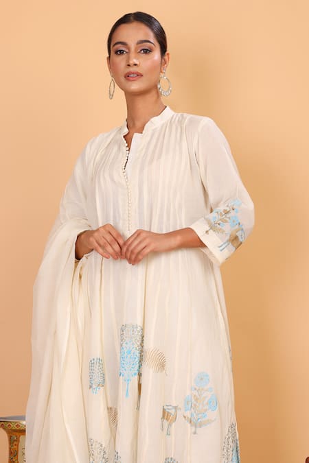 Nazar By Indu_White Cotton Embroidery Mandarin Collar Jungle Print Anarkali Pant Set _at_Aza_Fashions