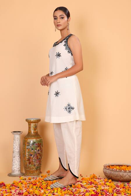 Buy_Nazar By Indu_White Cotton Mirrors Round Neck Work Kurta And Dhoti Pant Set _Online_at_Aza_Fashions