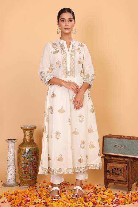 Buy_Nazar By Indu_White Cotton Embroidery Mandarin Collar Jungle Pattern Kurta Pant Set _Online_at_Aza_Fashions