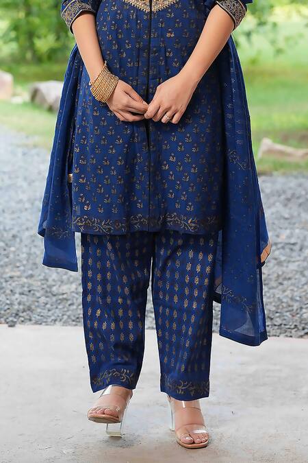Buy_Nazar By Indu_Blue Cotton Sequins, Embroidery V-neck Hand Block Print Kurta Pant Set _Online_at_Aza_Fashions
