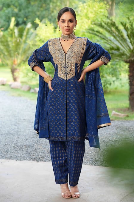 Shop_Nazar By Indu_Blue Cotton Sequins, Embroidery V-neck Hand Block Print Kurta Pant Set _Online_at_Aza_Fashions