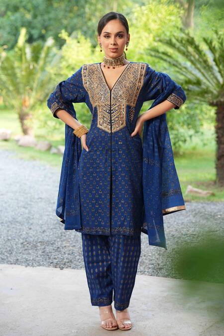 Buy_Nazar By Indu_Blue Cotton Sequins, Embroidery V-neck Hand Block Print Kurta Pant Set 
