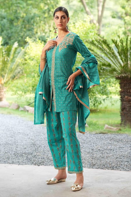 Nazar By Indu_Green Cotton Sequins, Embroidery V-neck Block Print Kurta Pant Set _at_Aza_Fashions