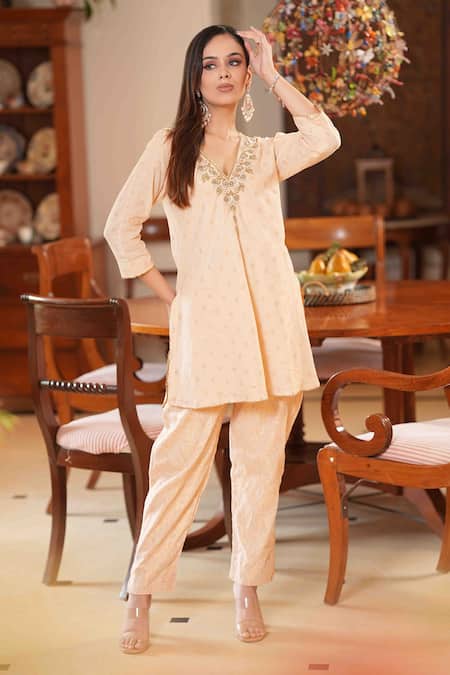 Nazar By Indu_Beige Cotton Embroidery V-neck Hand Block Textured Kurta And Pant Set _at_Aza_Fashions