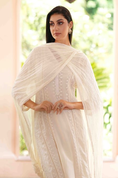 Buy_Nazar By Indu_White Cotton Embroidery V-neck Tonal Kurta Pant Set _Online_at_Aza_Fashions