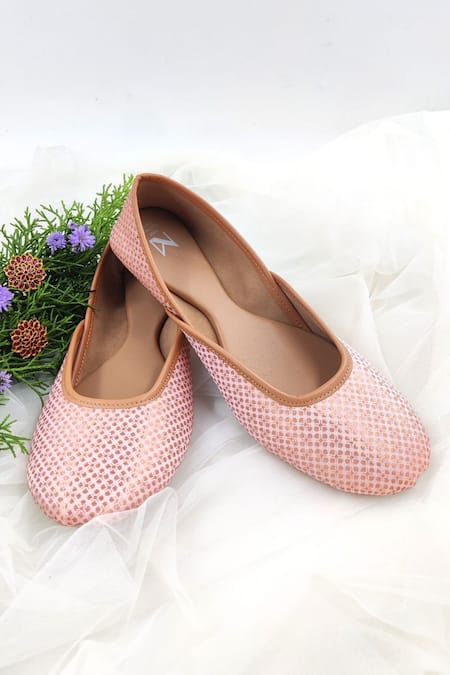 The Madras Trunk Pastel Brocade Juttis 