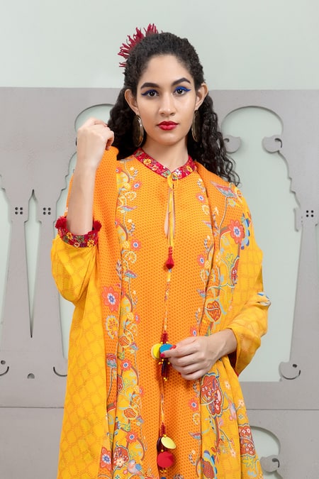 Buy_Lila_Multi Color Crepe Embroidery, Sequins Floral Jaal Pattern Kurta Pant Set_Online_at_Aza_Fashions