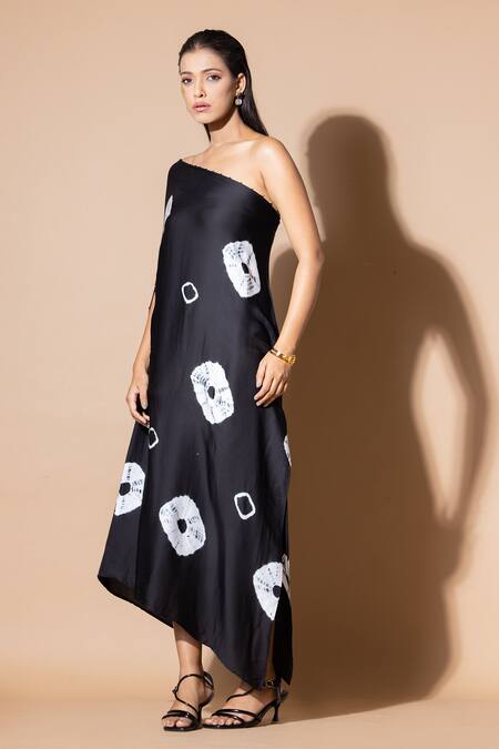 Zeefaa Black Modal, Satin Embroidery, Beads One Shoulder Abstract Kaftan at Aza Fashions Zeefaa_Black Modal, Satin Embroidery, Beads One Shoulder Abstract Kaftan_at_Aza_Fashions