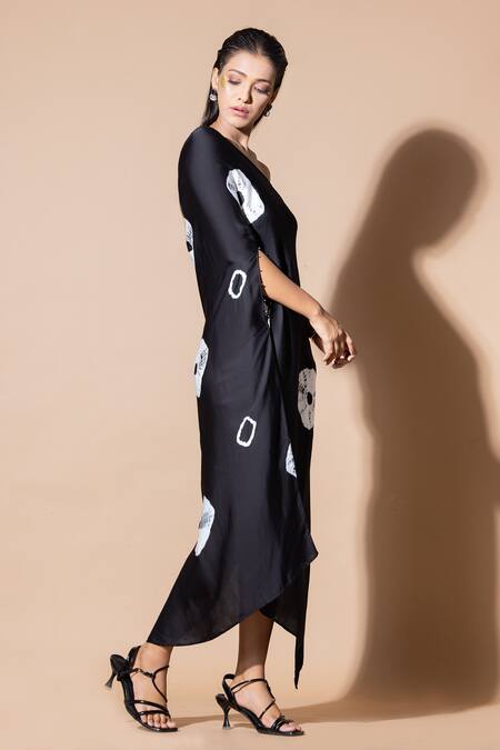 Buy Zeefaa Black Modal, Satin Embroidery, Beads One Shoulder Abstract Kaftan Buy_Zeefaa_Black Modal, Satin Embroidery, Beads One Shoulder Abstract Kaftan