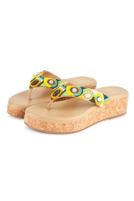 Buy_Kaltheos_Beige Beads Split Toe Wedge Sandals