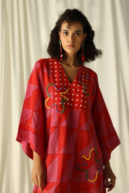 Buy Jodi Pink Cotton Embroidery V-neck Andretta Geometric Print Shift Dress Online at Aza Fashions Buy_Jodi_Pink Cotton Embroidery V-neck Andretta Geometric Print Shift Dress _Online_at_Aza_Fashions