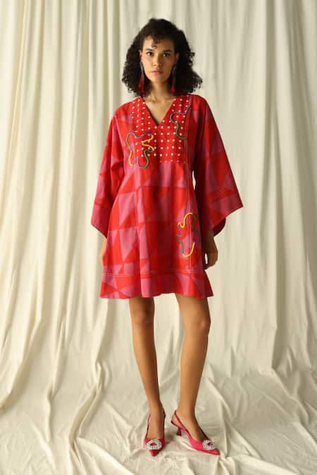 Shop Jodi Pink Cotton Embroidery V-neck Andretta Geometric Print Shift Dress Online at Aza Fashions Shop_Jodi_Pink Cotton Embroidery V-neck Andretta Geometric Print Shift Dress _Online_at_Aza_Fashions