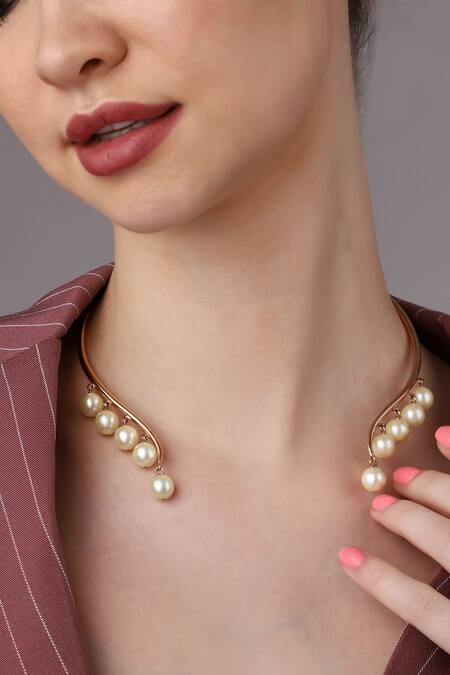 Buy_Itrana_White Pearl Studded Necklace 