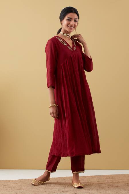 Shop_Tashee_Red Chanderi Sequins, Beads V-neck Neckline Embroidered Kurta Pant Set _Online_at_Aza_Fashions
