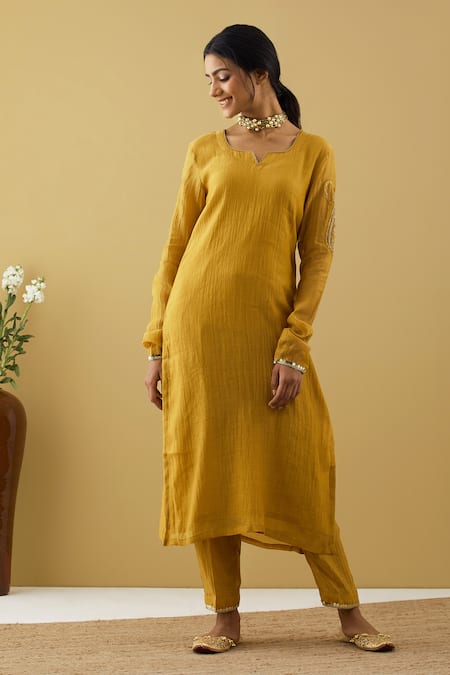 Tashee Chanderi Sleeve Embroidered Kurta & Pant Set 