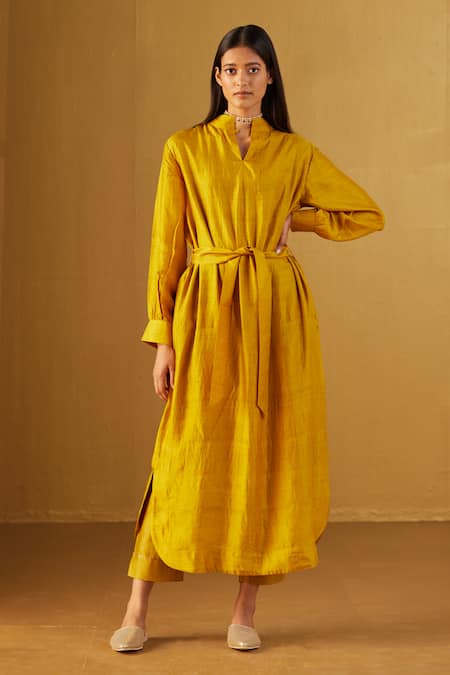 Shorshe Clothing Yellow Kurta Pure Silk Plain Polo Rina And Cigarette Pant Set 