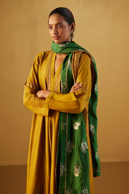 Buy_Shorshe Clothing_Yellow Silk Embroidery V-neck Sashiko Raw Kurta _Online_at_Aza_Fashions