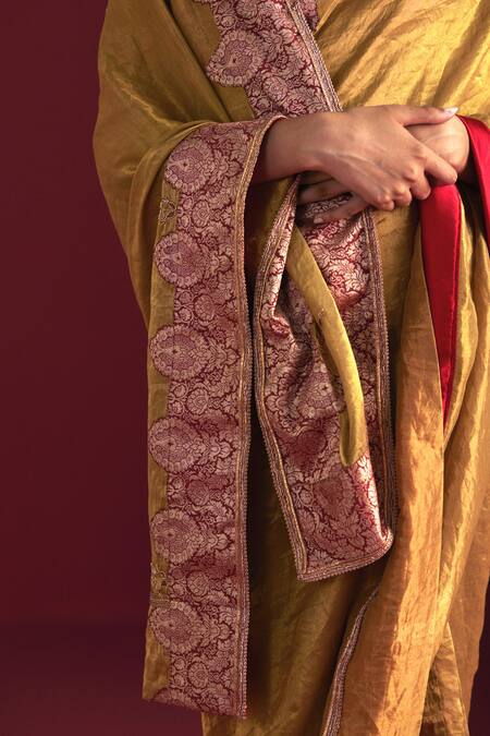 Shorshe Clothing Gold Brocade, Handloom Cotton Embroidery Ayesha Border Woven Saree at Aza Fashions Shorshe Clothing_Gold Brocade, Handloom Cotton Embroidery Ayesha Border Woven Saree _at_Aza_Fashions