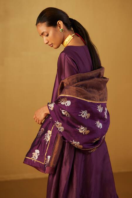 Shorshe Clothing Purple Brocade, Handloom Cotton Embroidery, Lace Flower Woven Dupatta Online at Aza Fashions Shorshe Clothing_Purple Brocade, Handloom Cotton Embroidery, Lace Flower Woven Dupatta _Online_at_Aza_Fashions