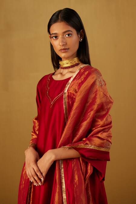 Buy Shorshe Clothing Red Cotton, Silk Embroidery Floral Hand Block Print Dupatta Online at Aza Fashions Buy_Shorshe Clothing_Red Cotton, Silk Embroidery Floral Hand Block Print Dupatta _Online_at_Aza_Fashions