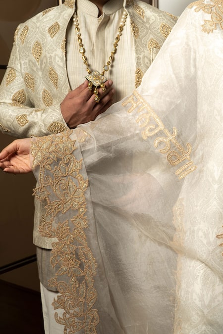 Soniya G Ivory Cotton Embroidery Damask Bundi Set at Aza Fashions Soniya G_Ivory Cotton Embroidery Damask Bundi Set _at_Aza_Fashions