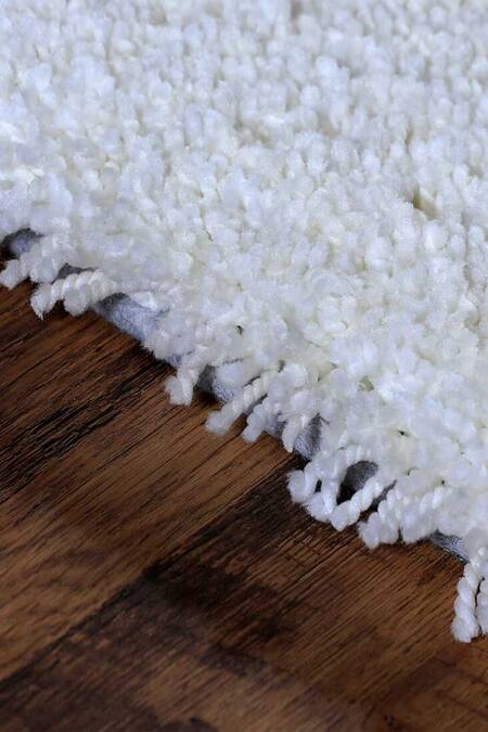 Kaleen India_Silver 100% Polyester Hand Tufted Daisy Octagon Shaped Rug_Online_at_Aza_Fashions