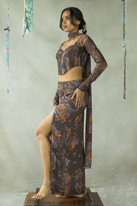 Buy_Doh Tak Keh_Brown Georgette Sweetheart Neck Jugni Abstract Print Thigh-high Slit Skirt Set_Online_at_Aza_Fashions