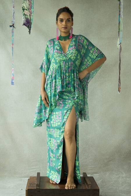 Buy_Doh Tak Keh_Blue Silk V-neck Munni Abstract Print Kaftan _Online_at_Aza_Fashions