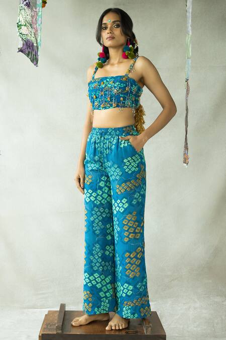 Buy Doh Tak Keh Blue Georgette Bindoo Straight Leg Elasticated Trouser Online at Aza Fashions Buy_Doh Tak Keh_Blue Georgette Bindoo Straight Leg Elasticated Trouser _Online_at_Aza_Fashions