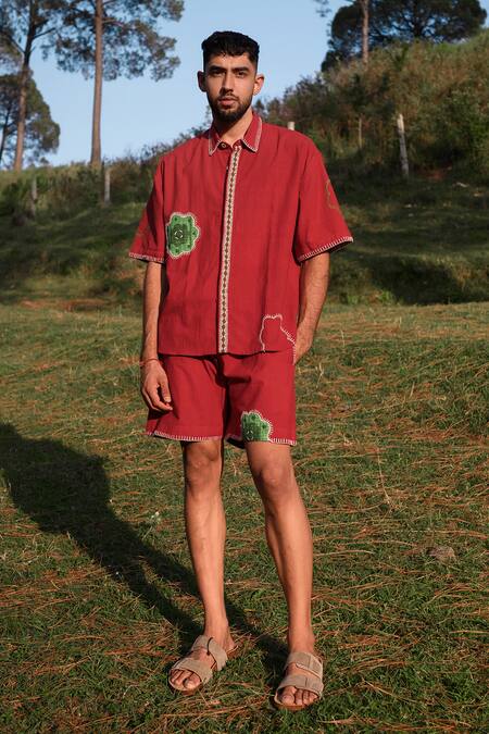 Buy Jodi Red Handloom Cotton Embroidery Cayenne Applique Shorts Online at Aza Fashions Buy_Jodi_Red Handloom Cotton Embroidery Cayenne Applique Shorts _Online_at_Aza_Fashions
