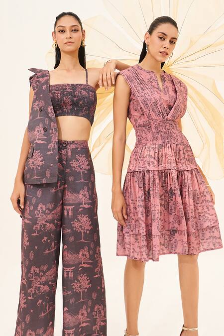 Buy House Of Fett Pink Linen Split V-neck Osaka Abstract Print Dress Online at Aza Fashions Buy_House Of Fett_Pink Linen Split V-neck Osaka Abstract Print Dress_Online_at_Aza_Fashions