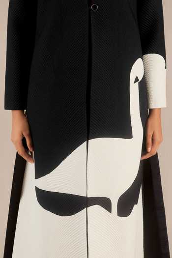 Buy_Ampm_Black Silk Embroidery V-neck Colorblock Jacket _Online_at_Aza_Fashions