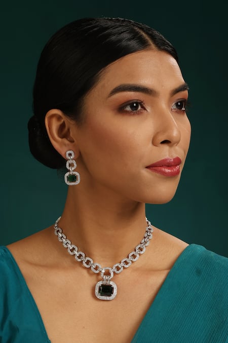 Minaki Embellished Pendant Necklace Set 