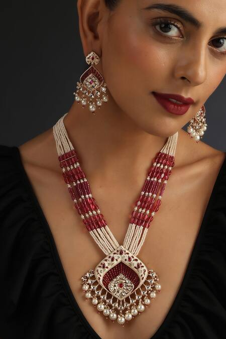 Shop Swabhimann Red Diamonds, Pearls Uncut Polki Studded Necklace Set Online at Aza Fashions Shop_Swabhimann_Red Diamonds, Pearls Uncut Polki Studded Necklace Set _Online_at_Aza_Fashions