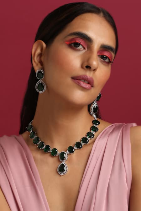 SWABHIMANN Emerald Studded Necklace Set 