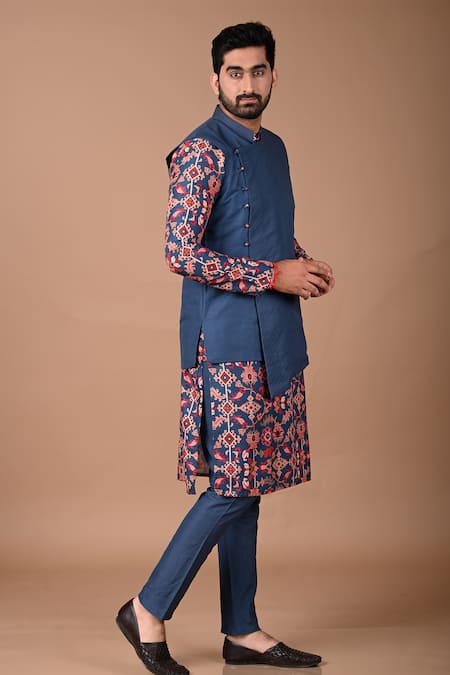 Buy_Priyanka Haralalka_Blue Maheshwari Embroidery Sapphire Ikat Print Kurta Bundi Set _Online_at_Aza_Fashions