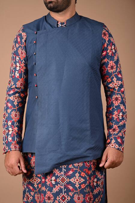 Priyanka Haralalka_Blue Maheshwari Embroidery Sapphire Ikat Print Kurta Bundi Set _at_Aza_Fashions