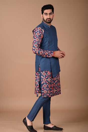 Buy_Priyanka Haralalka_Blue Maheshwari Embroidery Asymmetric Anchor Stitch Bundi _Online_at_Aza_Fashions