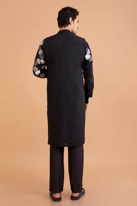 Priyanka Haralalka Embroidered Kurta & Pant Set 