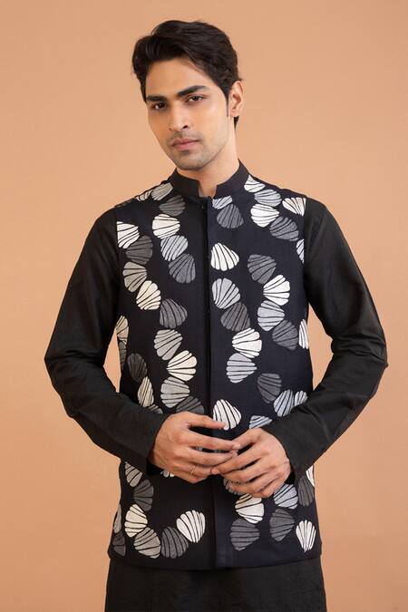 Priyanka Haralalka_Black Cotton, Silk Embroidery Thread Bundi Set _Online_at_Aza_Fashions