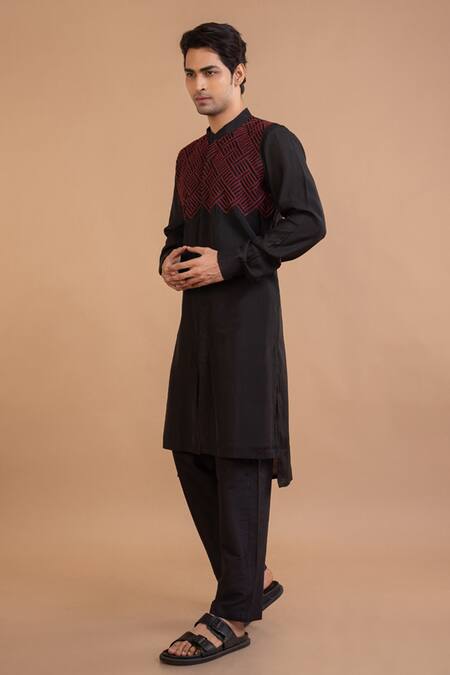 Priyanka Haralalka Black Silk Embroidery Thread Placement Kurta With Pyjama Online at Aza Fashions Priyanka Haralalka_Black Silk Embroidery Thread Placement Kurta With Pyjama _Online_at_Aza_Fashions
